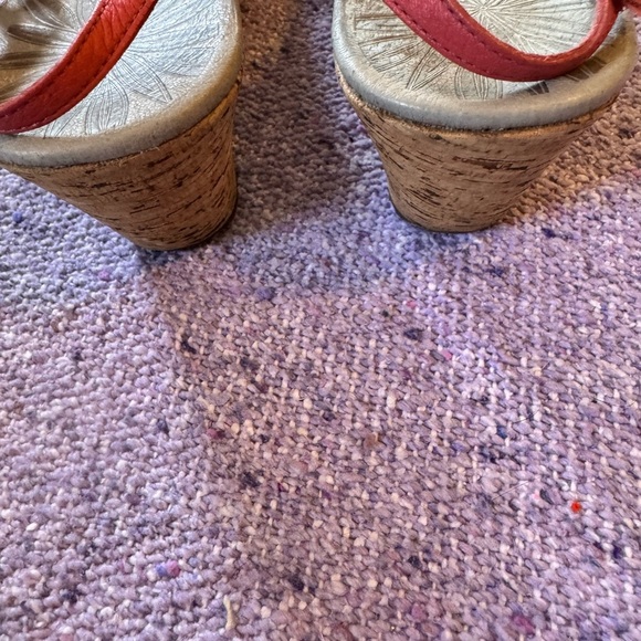 Women's Patagonia Solimar Wedge Strappy Sandals Shoes Size 10M Red Leather AA3 - Picture 3 of 5